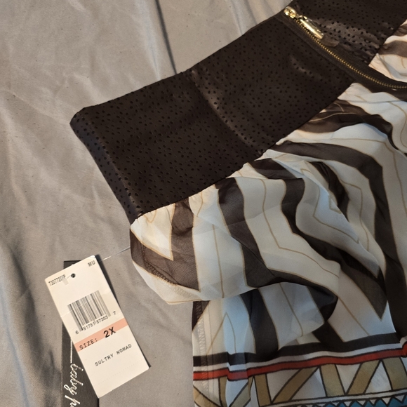 GEOMETRIC SKIRT - Picture 2 of 5